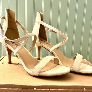 New Women’s Strappy, 3 inch heel Sandals- 7.5